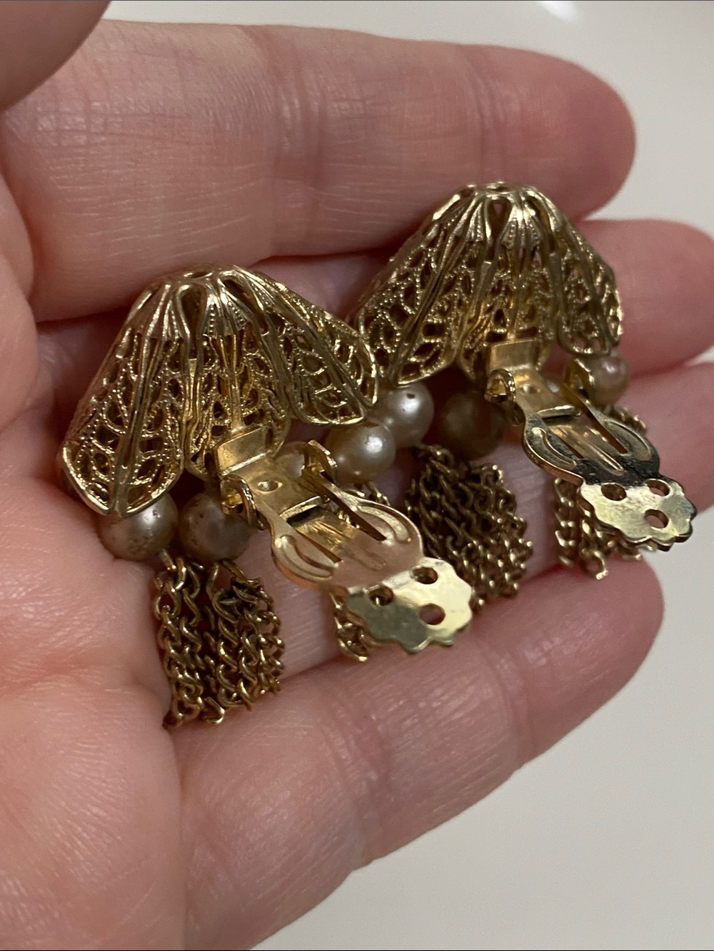 VTG Gold Filigree Pearl Tassel Cha Cha Drop Clip Earrings - Picture 3 of 4